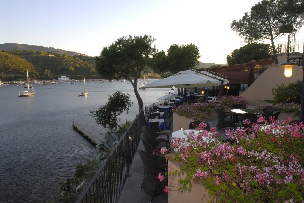 Hotel Cala Di Mola Porto Azzurro Exterior foto